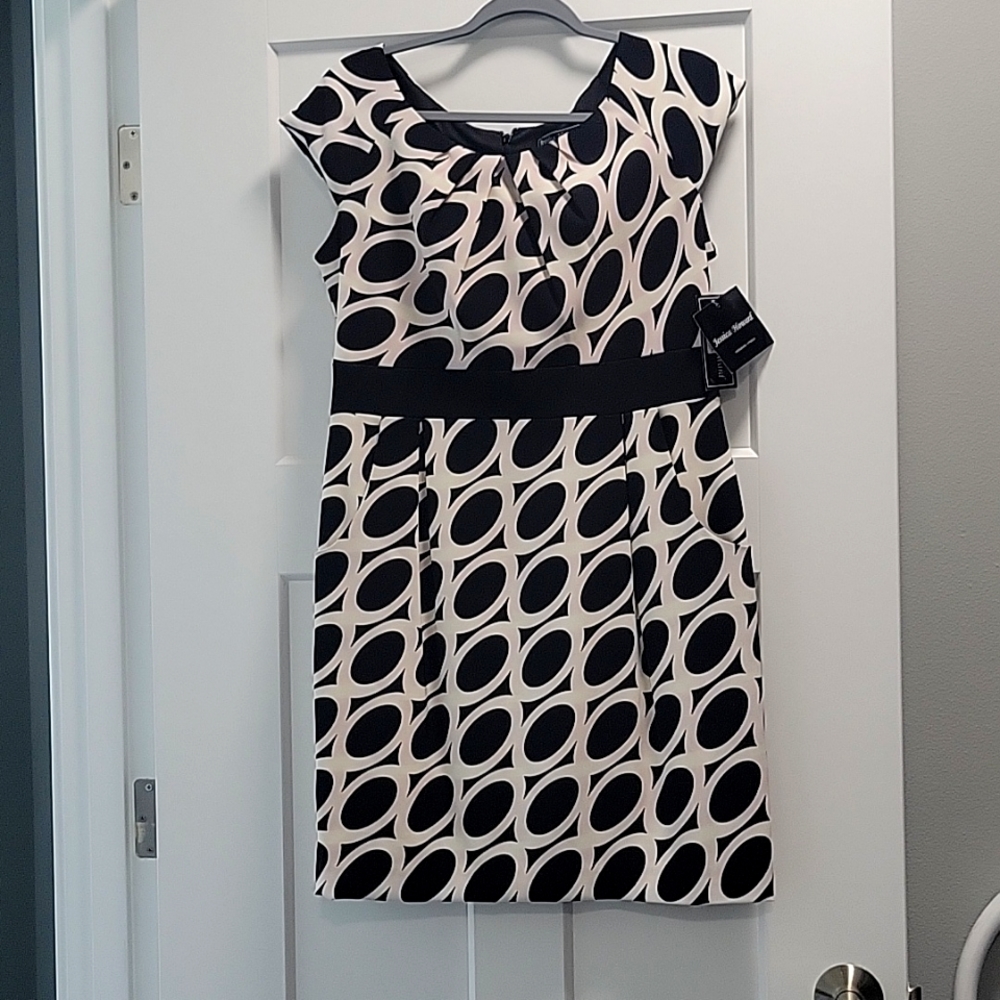 Dress with cap sleeves